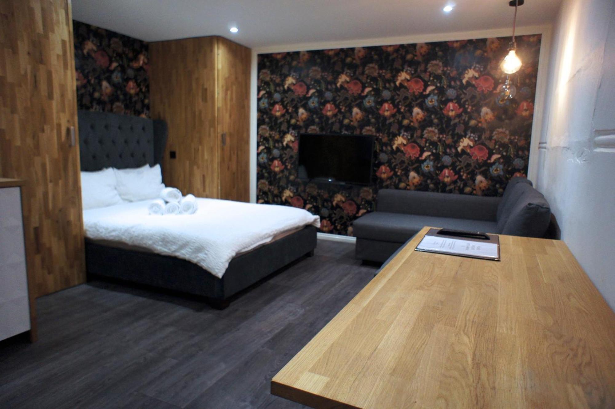 Brick Lane Apartment *