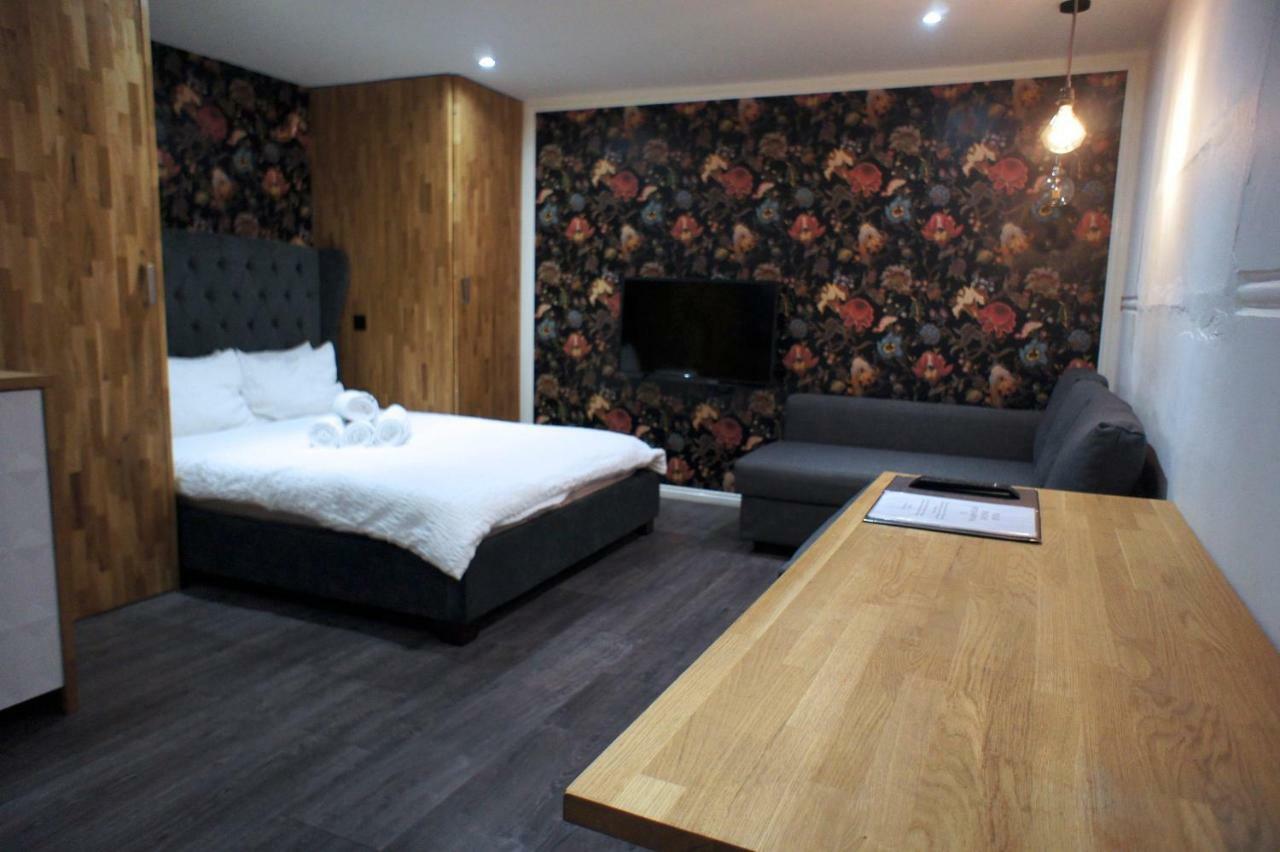 Brick Lane Apartment *